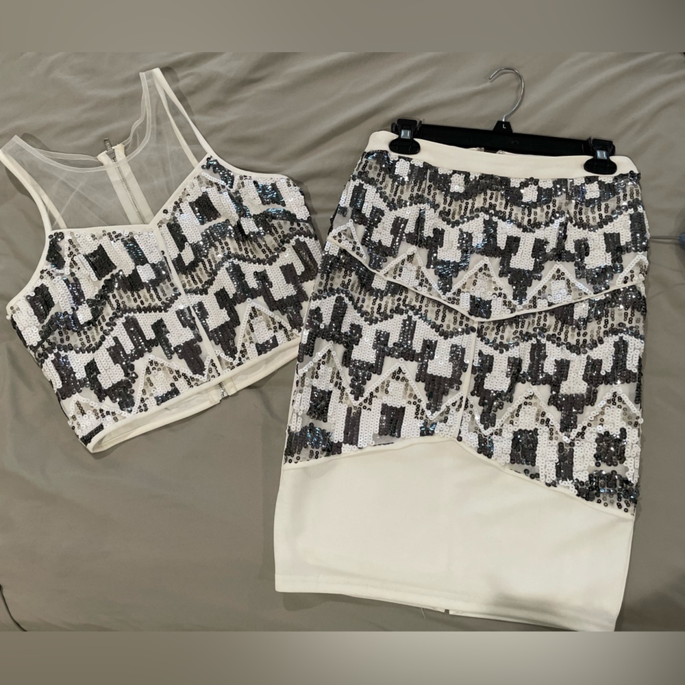2 piece set, medium. Perfect for brides